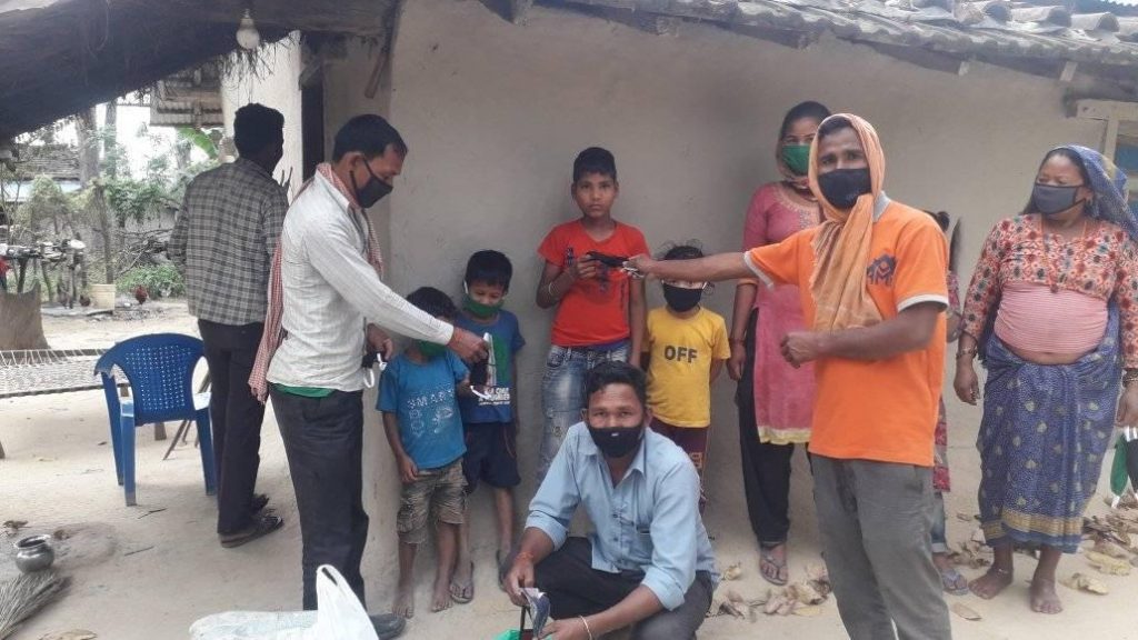 पर्सिया ग्रामिण विद्युत सहकारी संस्था लि. द्वार मास्क वितरण