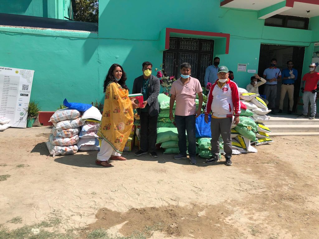 सिसिएसद्धारा विपन्न समुदायका लागि खाद्य सामाग्री हस्तान्तरण