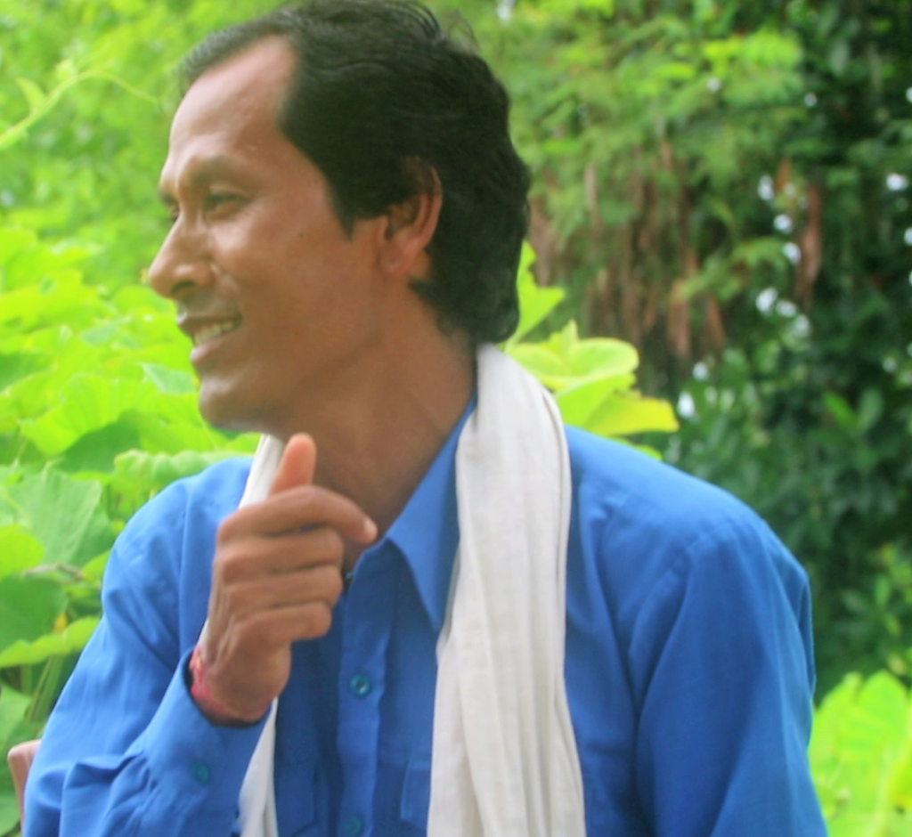 बहुप्रतिभाके धनि सिंगर रामदेव राना , बे अपन पुरी जिन्दगी संस्कृति उजागर करनमे लगादइहए ?