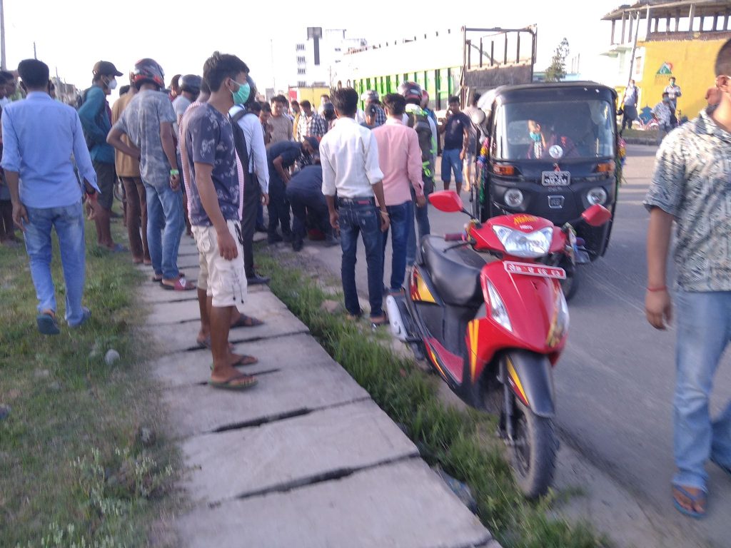 धनगढीमा मोटरसाइकल दुर्घटना हुँदा ३ जना घाइते