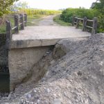 बाढीले पुल बगाउदा किसानहरू चिन्तामा