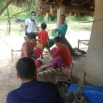 कञ्चनपुरमा स्वतन्त्र मा.वि.ले विद्यार्थिहरुलाई घरमै गएर पाठ्यपुस्तक वितरण