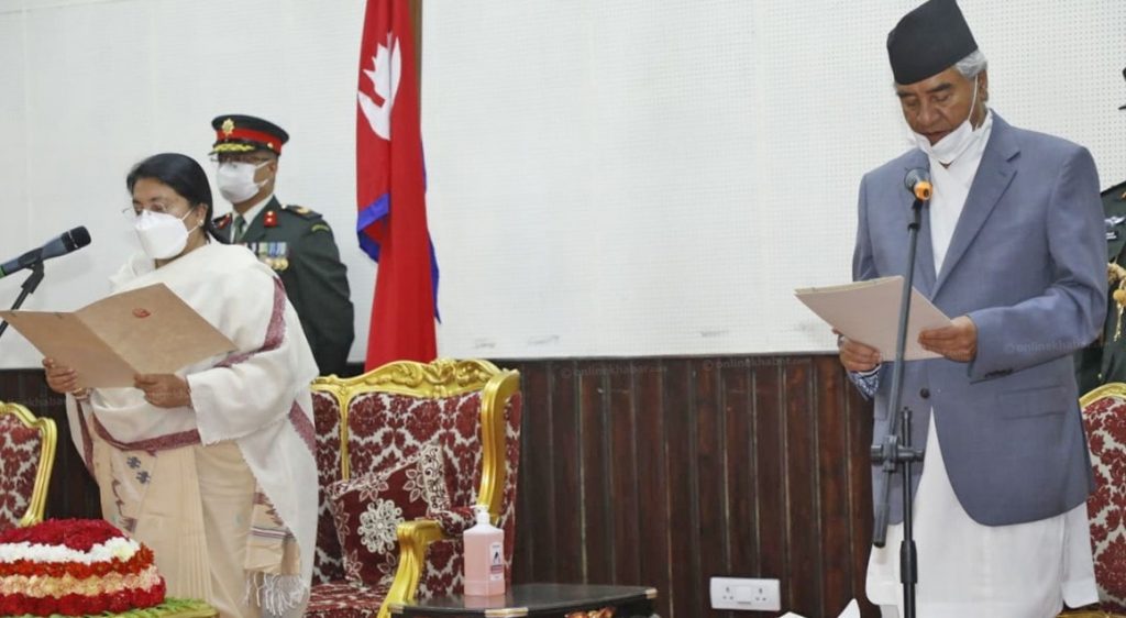 प्रधानमन्त्रीमे शेरबहादुर देउवा शपथ लइहएँ