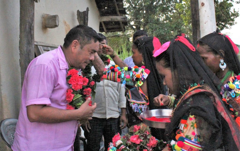 रानाथारु सामुदायमे तिजको रौनक ,चन्देव गाउँमे सामनडोलाक उदघाटन