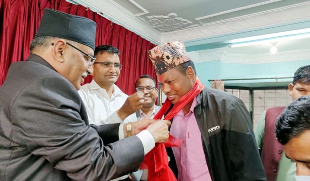 जसपा सुदुरपश्चिम प्रदेश अध्यक्ष कृष्णकुमार चौधरी माओबादीमा प्रवेश