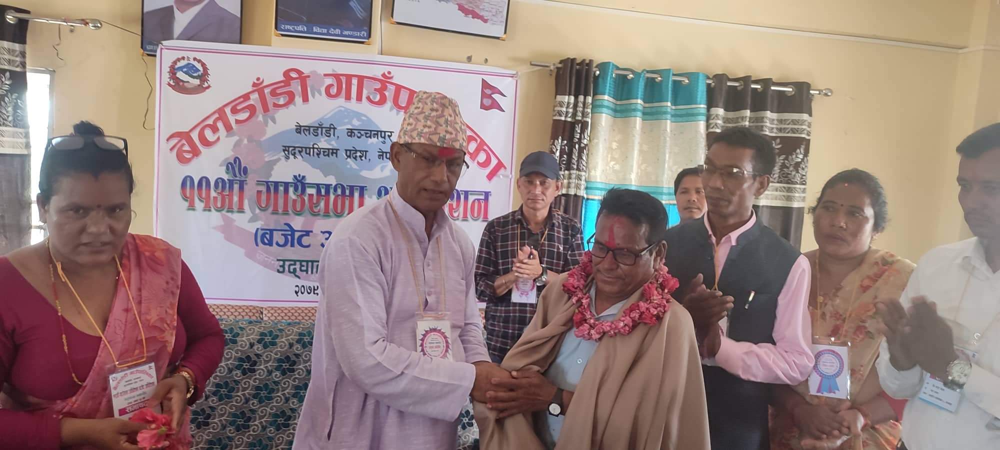 पुर्व शिक्षक लाल सिह विष्टलाई बेलडाँडी गाँउपालिकाद्वारा सम्मान