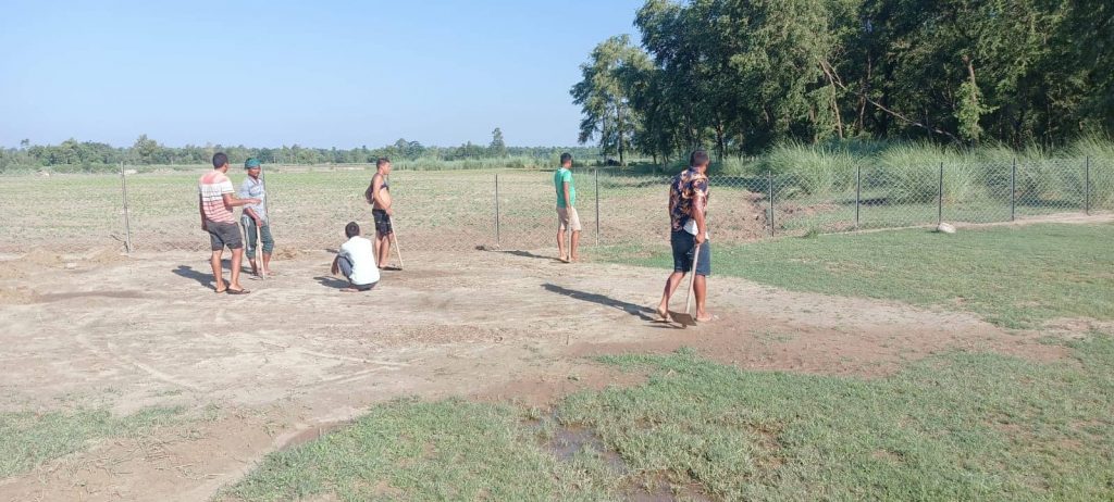 कञ्चनपुरकी लालझाडी गाँउपालिका २ मे  रूखाकी पेड लगाइ