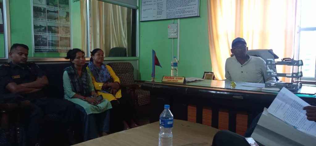 लालझाडी गाँउपालिकामा कार्यरत स्वास्थ्यकर्मी र खेल प्रशिक्षकले पुर्नबहाली गर्न माग