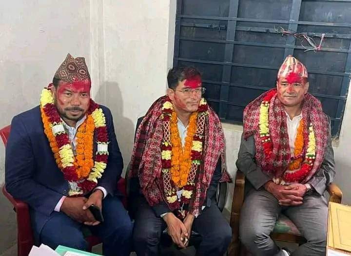 कञ्चनपुर क्षेत्र नं. २ मा एमाले द्वारा धामी,राना र सिहले गरे उम्मेदवारी दर्ता