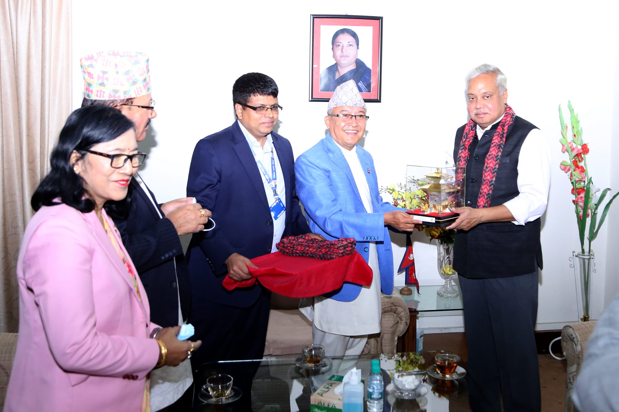 निर्वाचन आयोगलाई भारत सरकारद्वारा ८० वटा सवारी साधन प्रदान