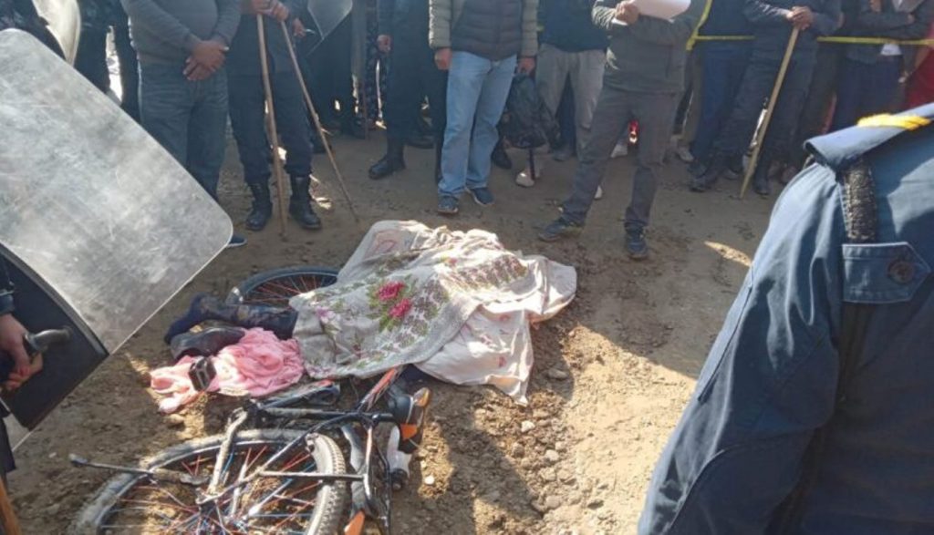 धनगढीमा ग्रेडरको ठक्करले स्कुले बालिकाको मृत्यु