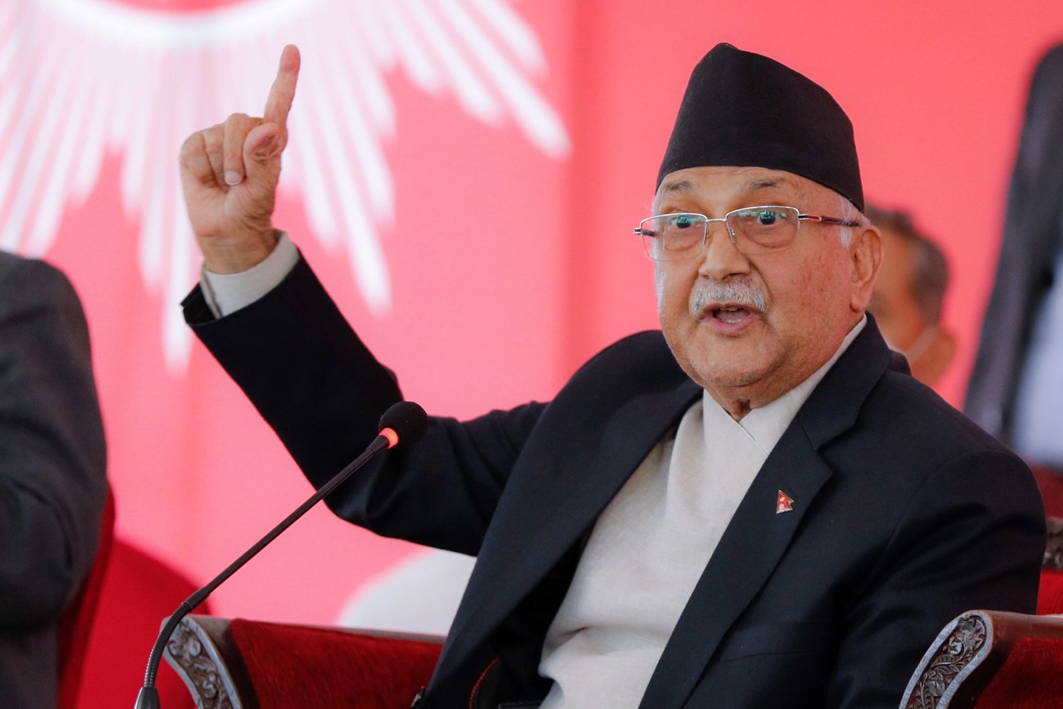 नेकपा एमालेकाे अध्यक्ष ओलीक उपर आक्रमणको प्रयास