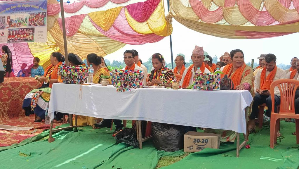 बेल्डाँडी गाउँपालिका २ मा रानाथारु तिज मिलन विशेष संस्कृति कार्यक्रम सम्पन्न