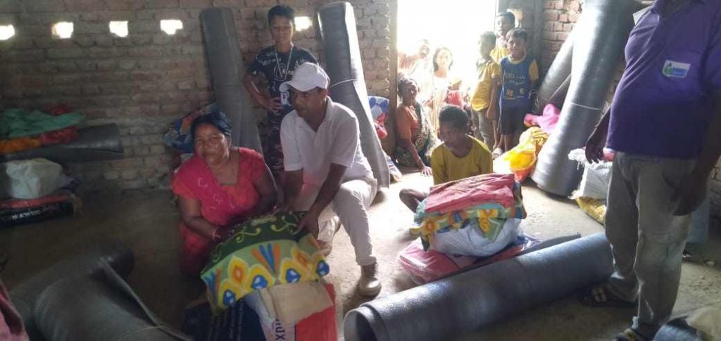 भजनीका बाढी प्रभावितलाई खाद्य तथा पोषण राहत सामग्री हस्तान्तरण