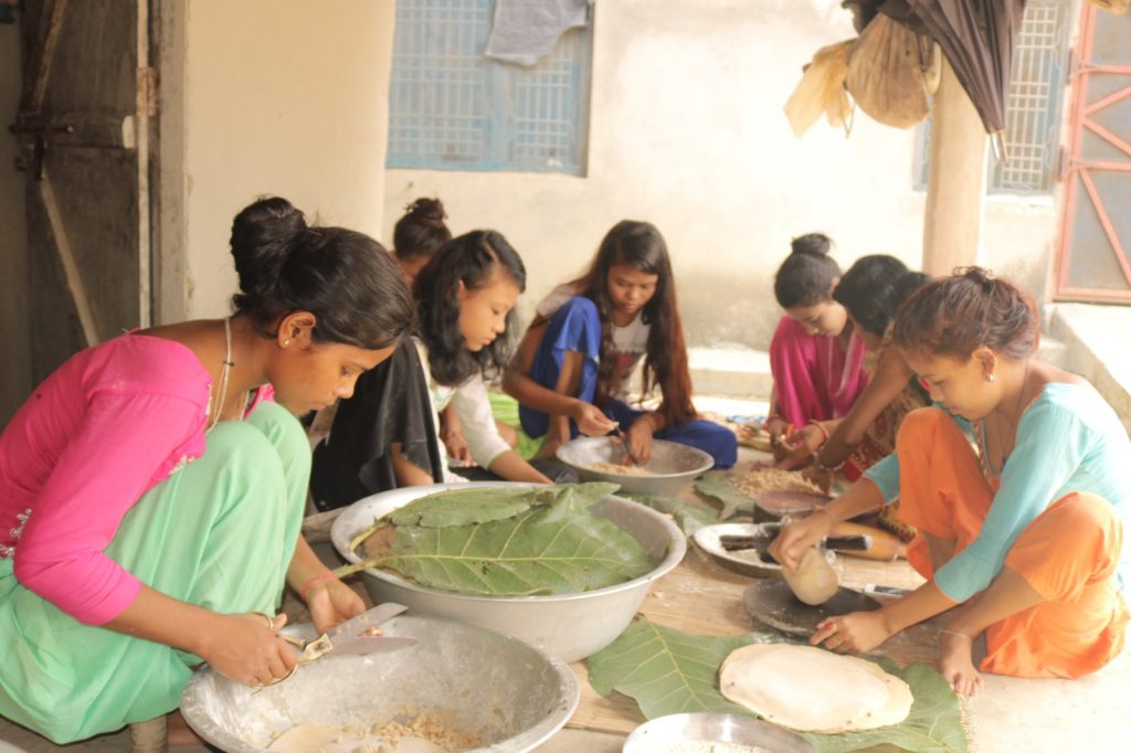 रानाथारू बिनाइतबार,चाैधरी थारू अट्वारी पर्व धुमधाम साथ मनाउदै