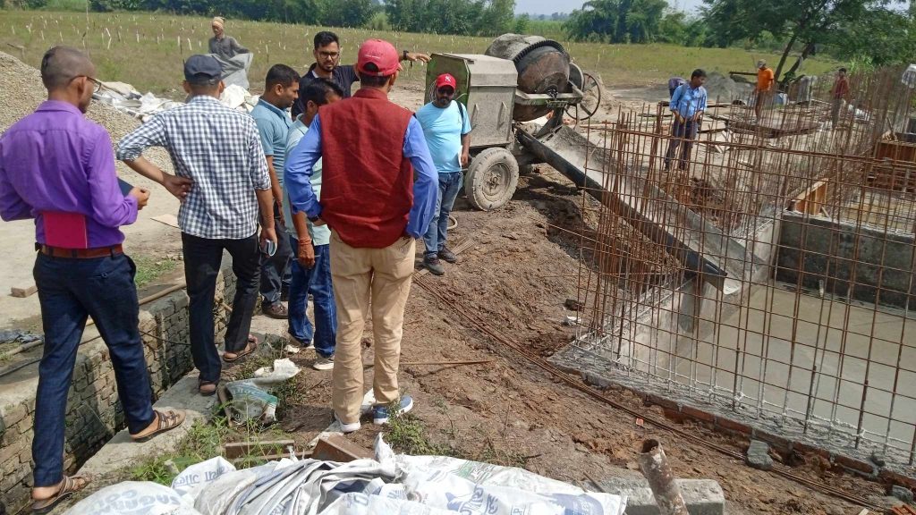 भागेश्वर चिनी उद्योग पानी प्रशोधित प्लान्ट जडान गर्दै