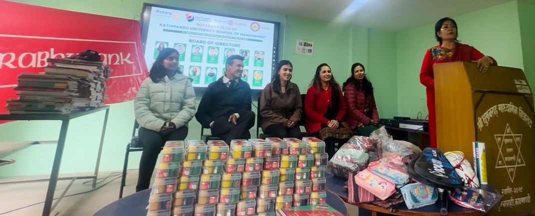 रोट्र्याक्ट    क्लव कुसोमद्वारा धुम्रबराहा माबिलाई  बिभिन्न सहयोग प्रदान