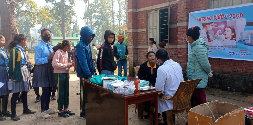 कैलाली बहुमुखी क्यामपसको आयोजनामा शिव माध्यमिक विद्यालयमा स्वास्थ शिविर सम्पन्न