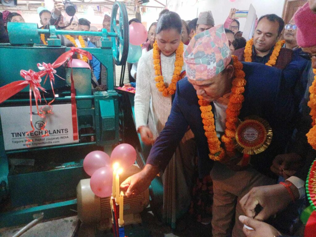 जिल्लामा दाेस्राे बेलौरी तोरीको तेल उद्योग संचालन