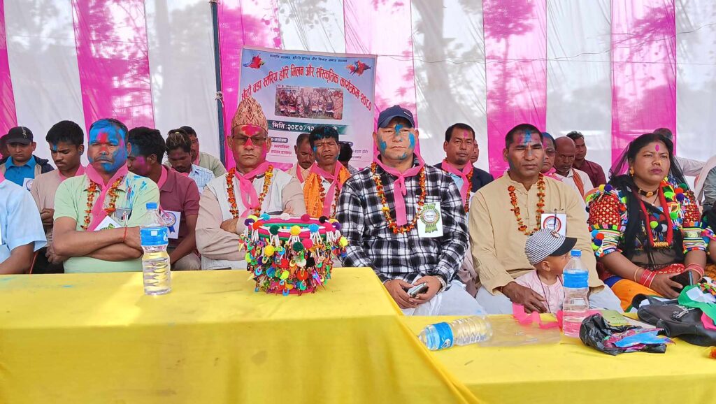 छैंटौं वडा स्तरीय होरि मिलन और सांस्कृतिक कार्यक्रम वडा नं ७ मा सम्पन्न