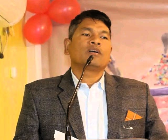 रानाथारु समुदायका साहित्यकार पदम “सुदूरपश्चिमाञ्चल साहित्य पुरस्कार २०८०”द्वारा सम्मानित हुने