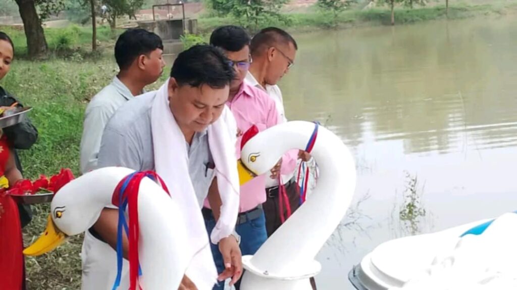 बेलौरीको शोभातालमा डुङ्गा सञ्चालन