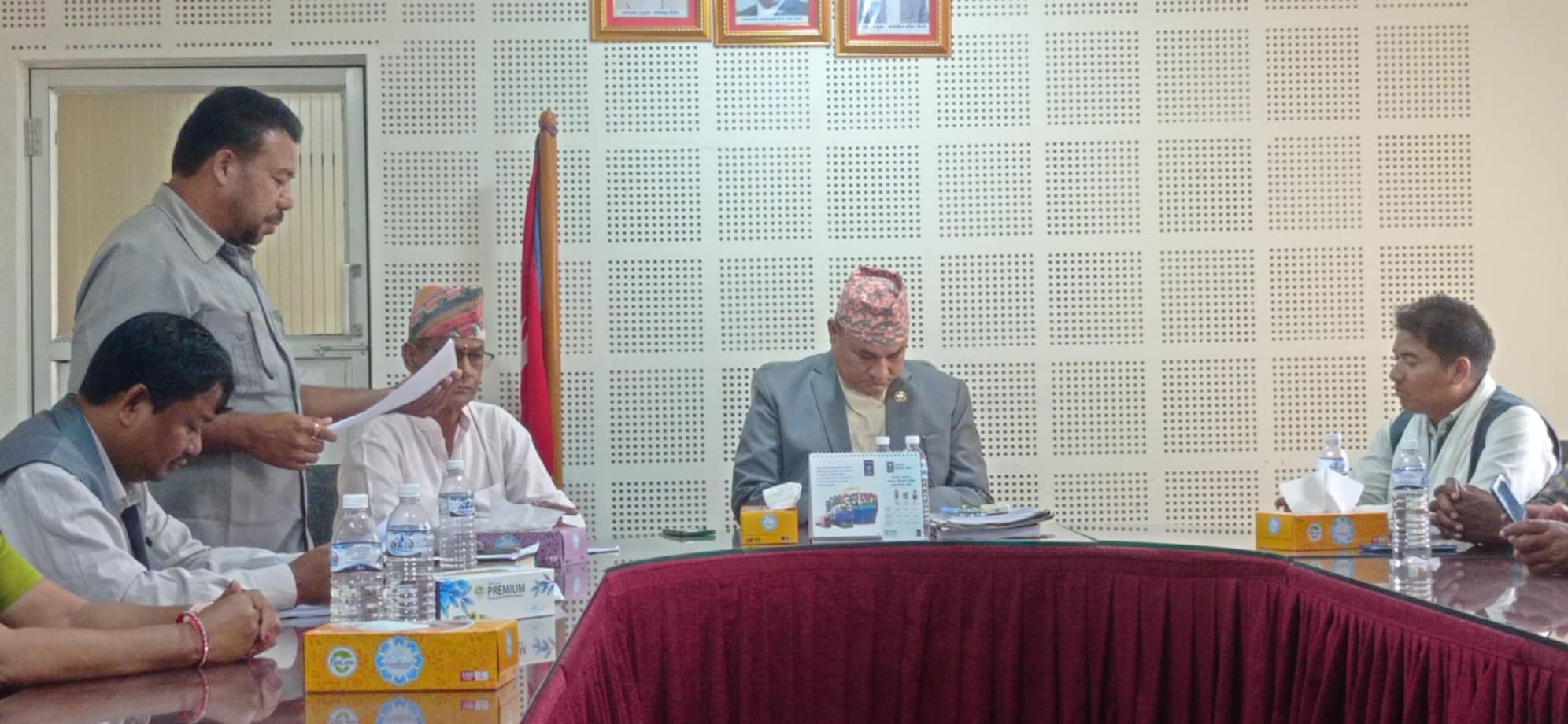 थारू /रानाथारूले  संशाेधन कर्मचारी विधयमाका लागि राखेका मागहरू