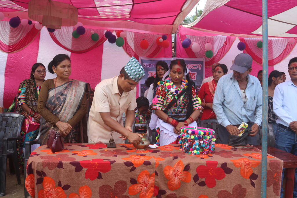 धनगढी गाउँमा तिज विशेष कार्यक्रम मनाउदै फोटो फिक्चर सहित