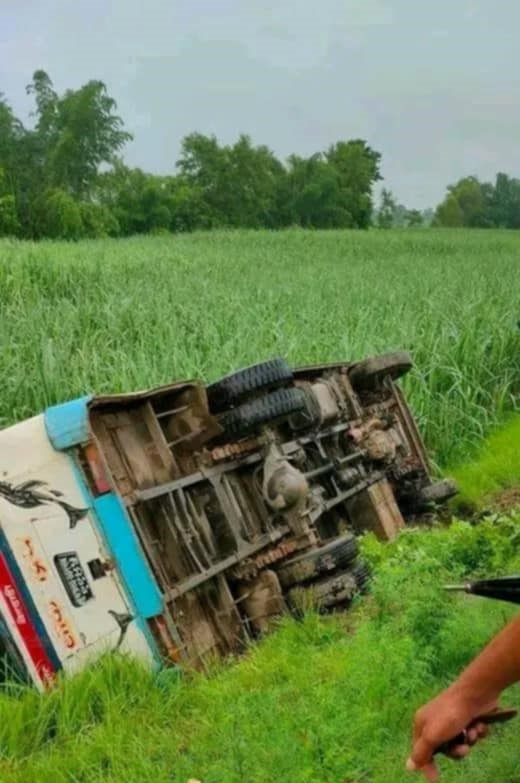 बेलौरीको भुडामा बस दुर्घटना,५ जना घाइते