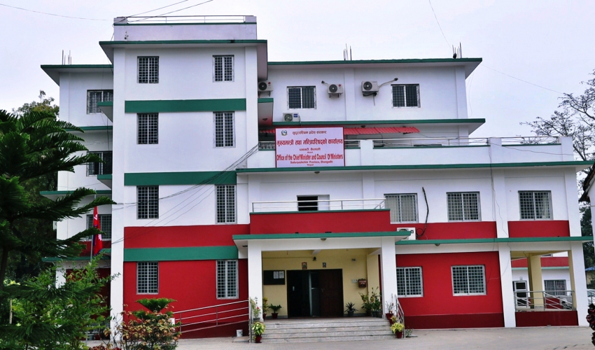 यातायात व्यवस्था र डिभिजन वन कार्यालयका फेरिए हाकिम