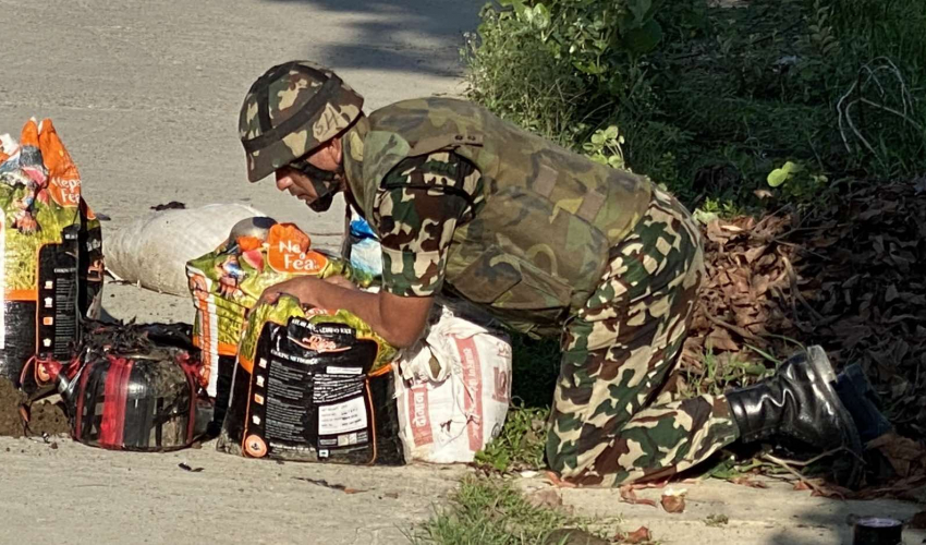 धनगढी तनावग्रस्त: देउवा निवासमा बम, दुई पक्राउ, राजनीतिक षड्यन्त्रको आशंका