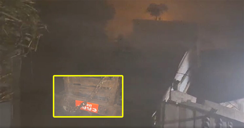 कञ्चनपुरको शिवनगरमा उखु सहितको ट्रली पल्टियो ,सुतिया खोलामा बनेको पुल दुर्घटना कारण बन्दै