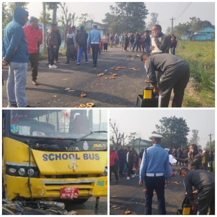 कञ्चनपुरको पुनर्वासमा स्कुल बसले मोटरसाइकललाई ठक्कर दिँदा एकजना गम्भीर घाइते