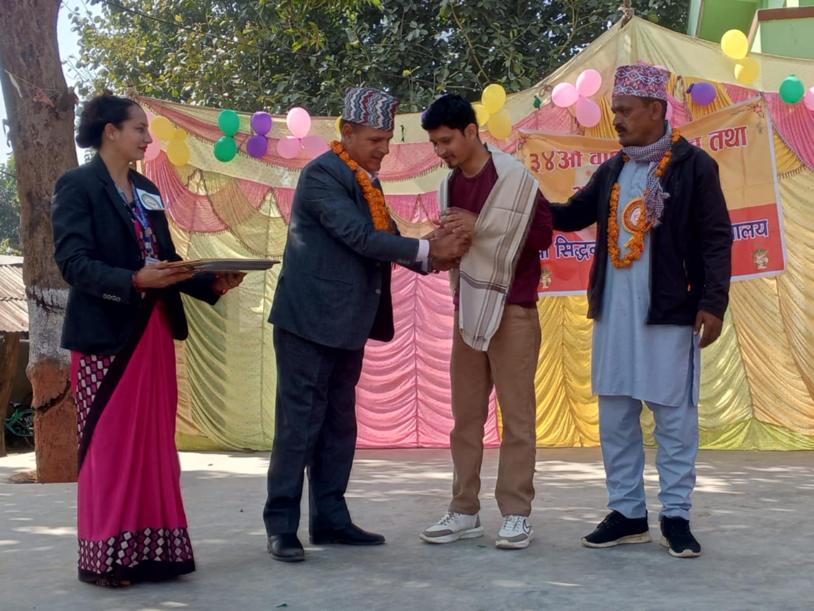 शैक्षिक एंव सामाजिक अभियन्ता राजेन्द्र रैका सम्मानित