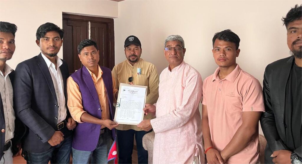 किसान हरिकिसन रानाको रहस्यमय मृत्युप्रति  रानाथारू का अगुवाहरूले घटनाको निष्पक्ष छानबिनको माग गर्दै गृहमन्त्रीलाई  बुझाए ज्ञापनपत्र