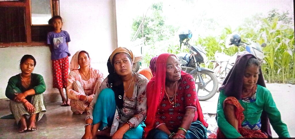 तडपाए तडपाए मा..रि मि..र दउवाके