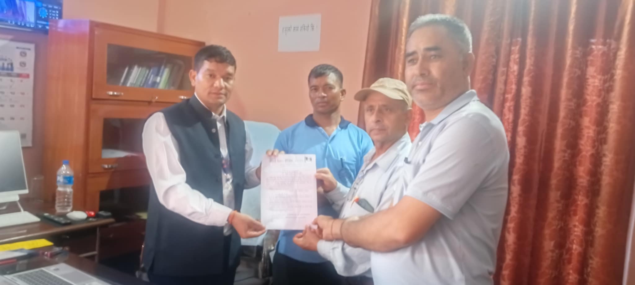 लालझाडीमा नेपाल शिक्षक महासंघद्वारा शैक्षिक कार्यक्रम सम्बन्धी माग पत्र बुझाइयो