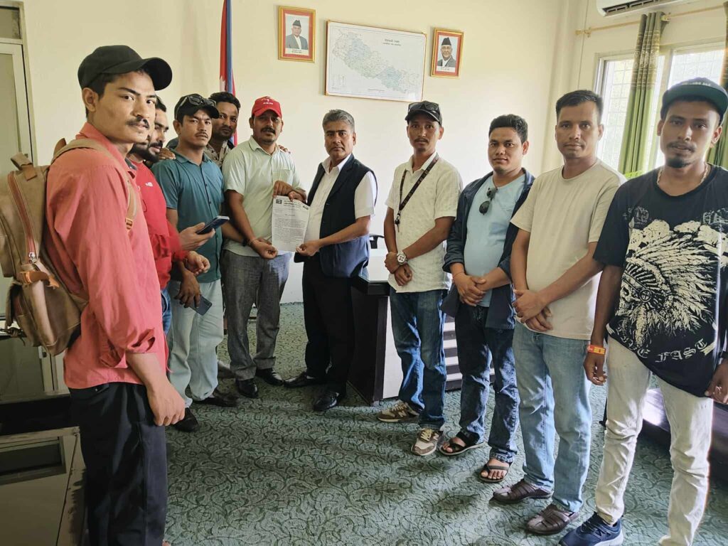 सरकारले किसानलाई मल उपब्ध गराउन नसकेपछि वाईसियल एक्सनमा 