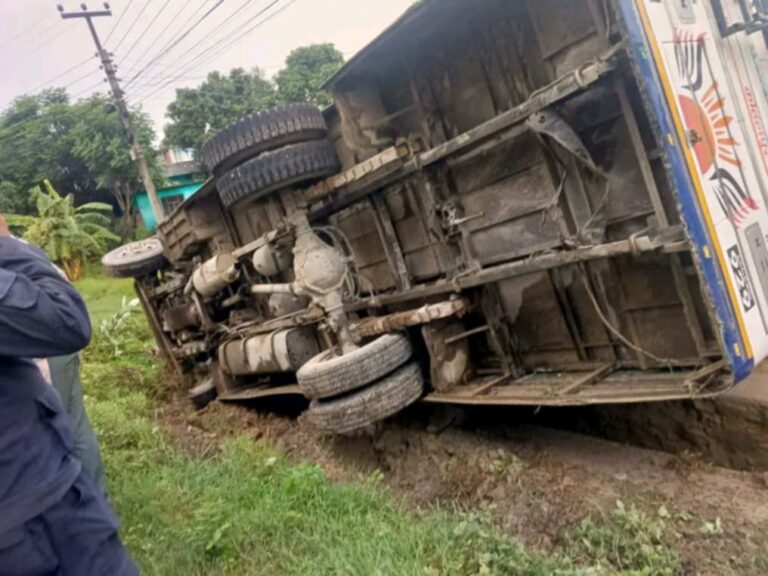 बेलौरीबाट महेन्द्रनगरतर्फ गइरहेको बसको ठक्करबाट पैदल यात्रीको मृ*त्यु