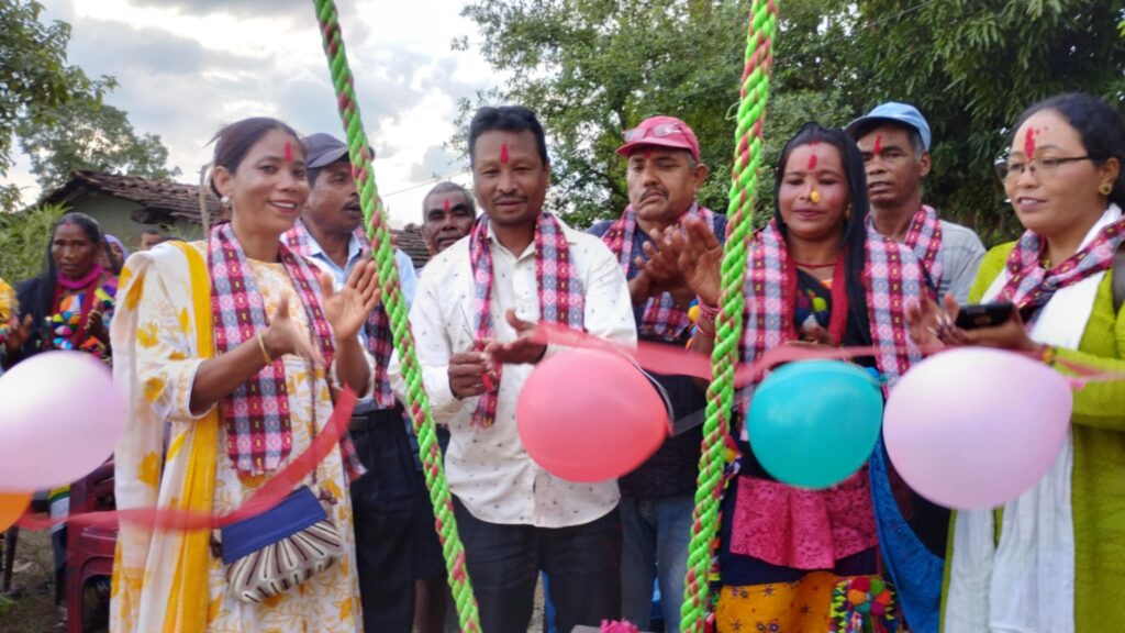 कञ्चनपुरका राना थारु गाउँमा सावन डोलाको रौनक