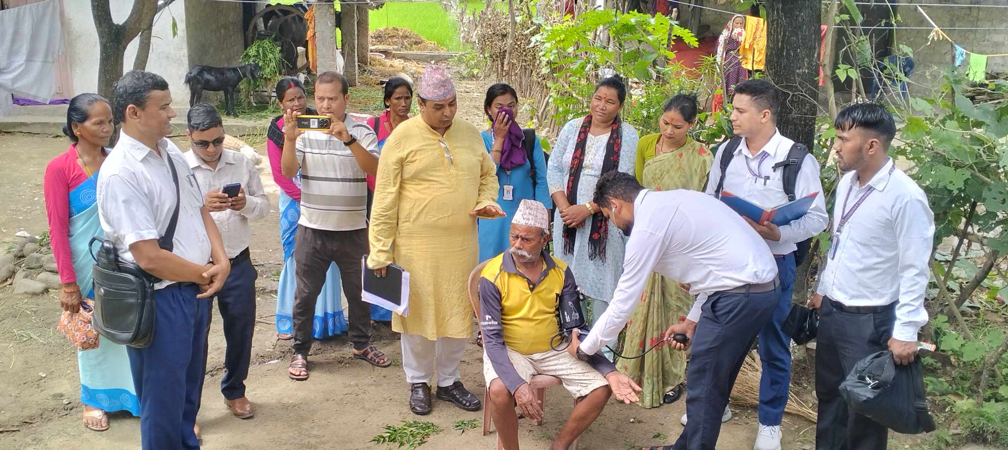 कृष्णपुरमा नागरिकसंग मेयर कार्यक्रम प्रभावकारी बन्दै ः घरआँगनमै स्वास्थ्य सेवा पाउँदै जनता 