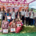 तीज बिशेषमा शिखर काफली समाज द्घारा शिखरकी चार चेलीलाई सम्मान