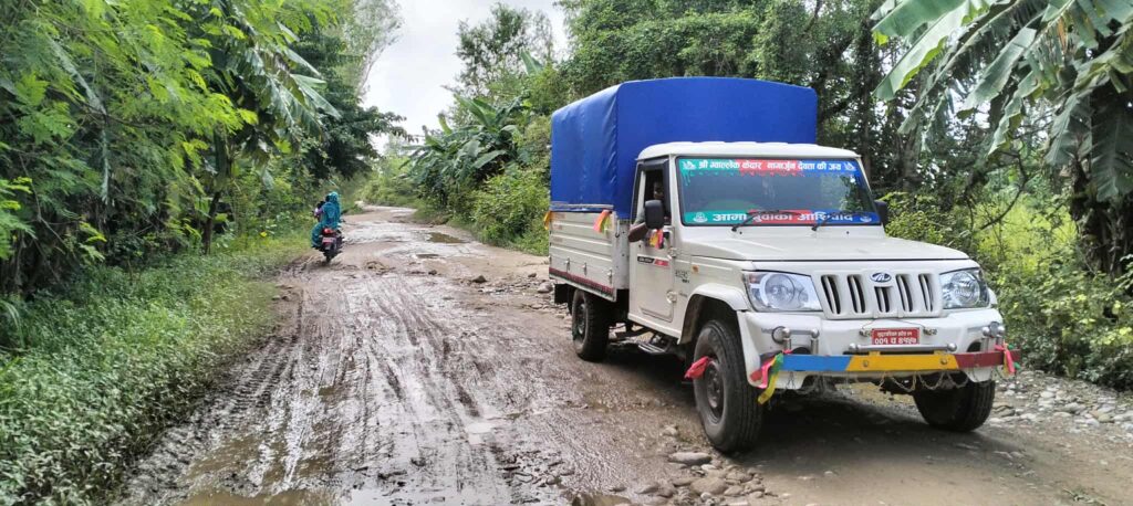 भारतीय अवरोधमा अल्झिएको हुलाकी सडक, बेलौरी नगरको केन्द्र सरकारसँग सहयोगको गुहार”