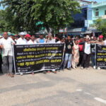 कैलालीको चौकीडाँडा–फल्टुडे सडकका निर्माण कम्पनी विरुद्ध अत्तरियामा प्रदर्शन