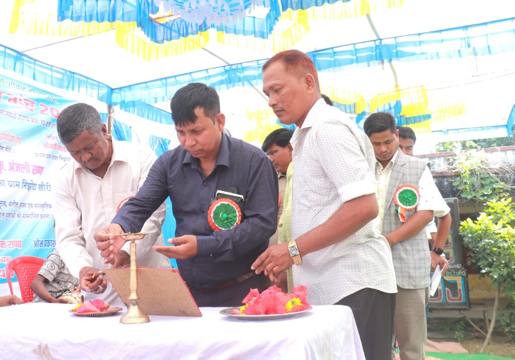 गाँव निझोटा मे कर्मचारि, इन्टरमिडिएट विद्यार्थिनके सम्मानित