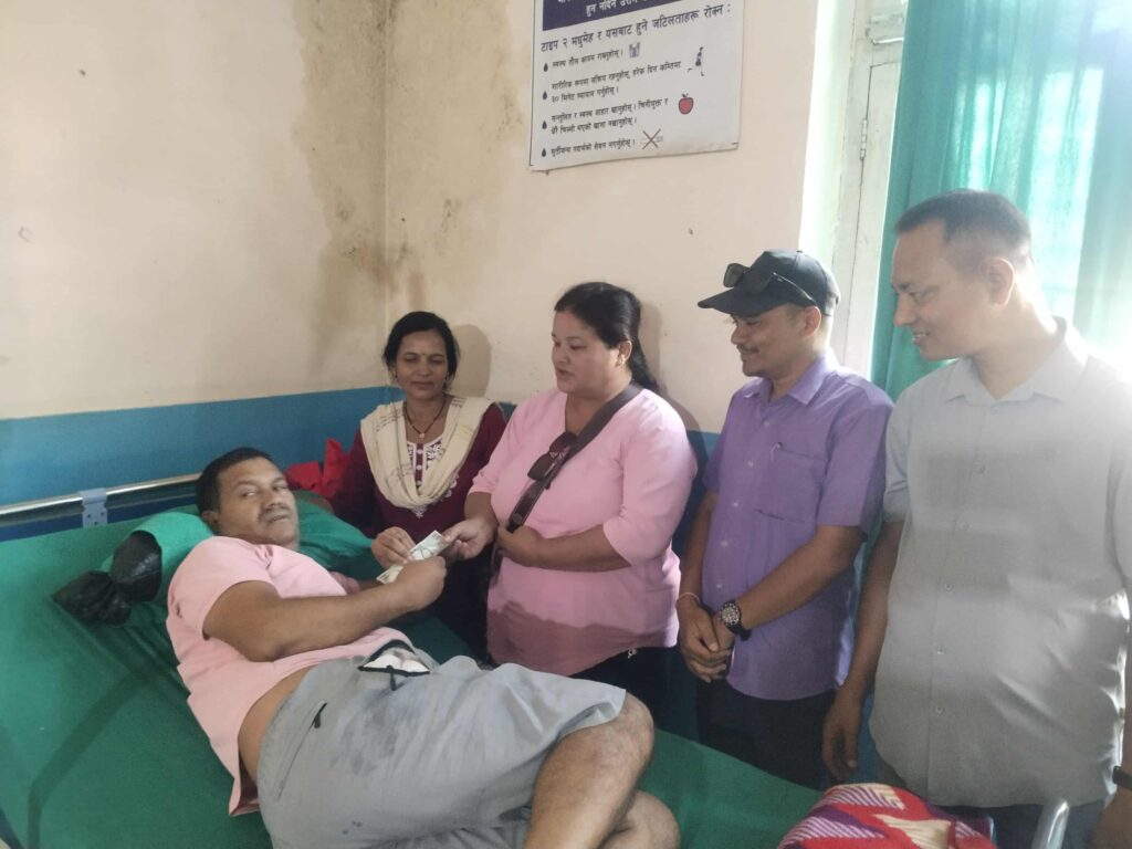 होलीको रकमबाट पत्रकार रनी विवशलाई उपचार खर्च