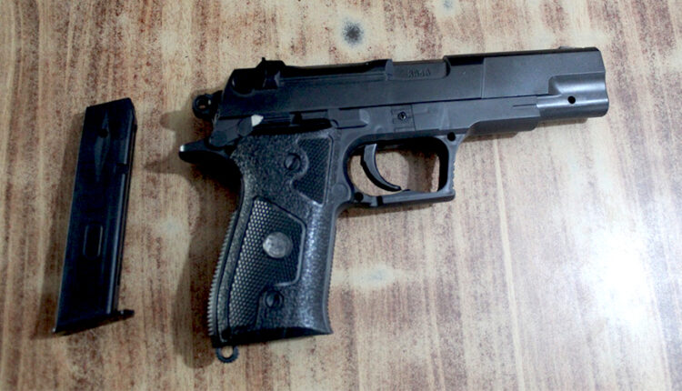 नक्कली पेस्तोल देखाएर लुटपाट गर्ने एक जना पक्राउ