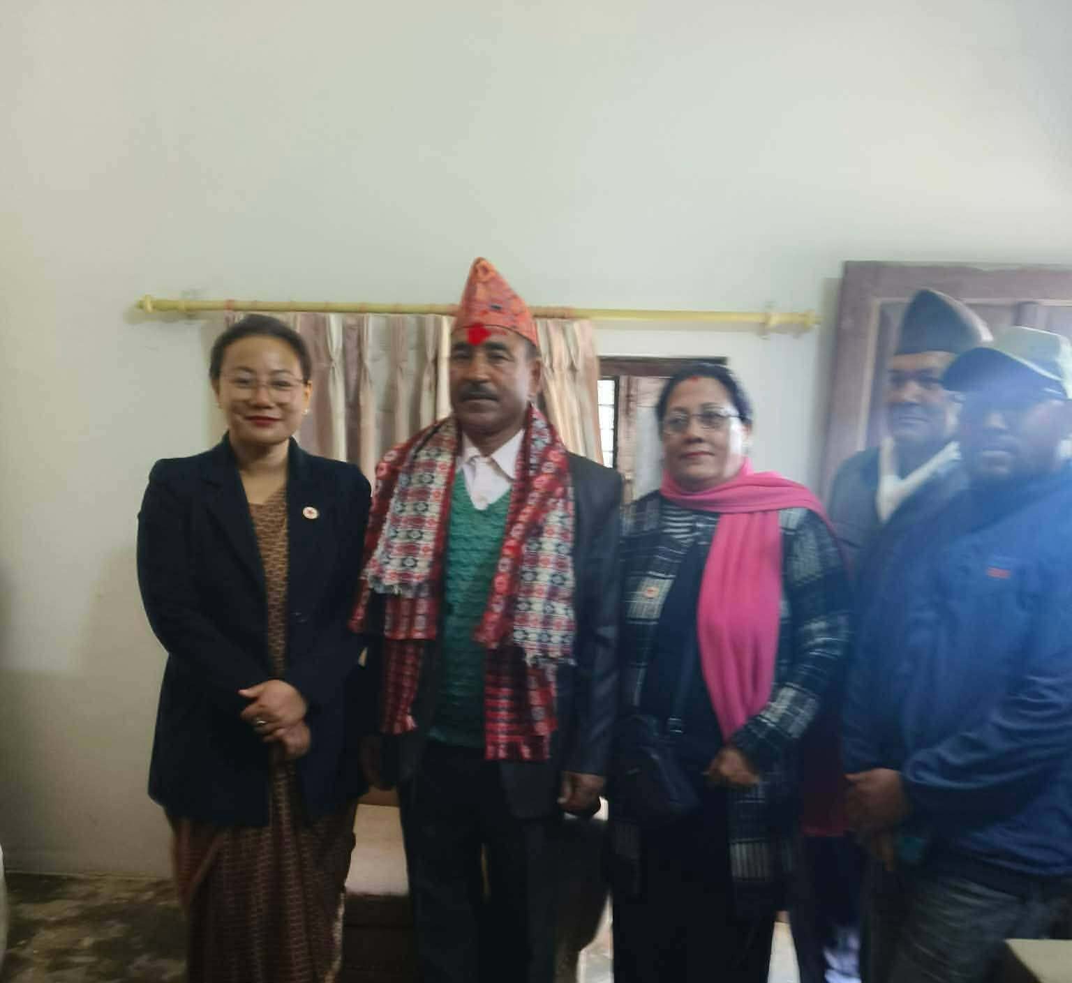 दलितको उन्मुक्ति नेकपाले गरेको भन्दै एमाले पुर्नवासका नेता सुनार बीना मगर जिताउने अभियानमा