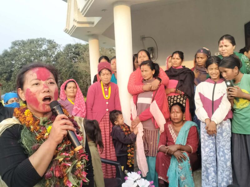 बिना मगर जिताउन बेलडाँडीका एमाले–काँग्रेसका नेता कार्यकर्तादेखि महिला नेकपामा प्रवेश