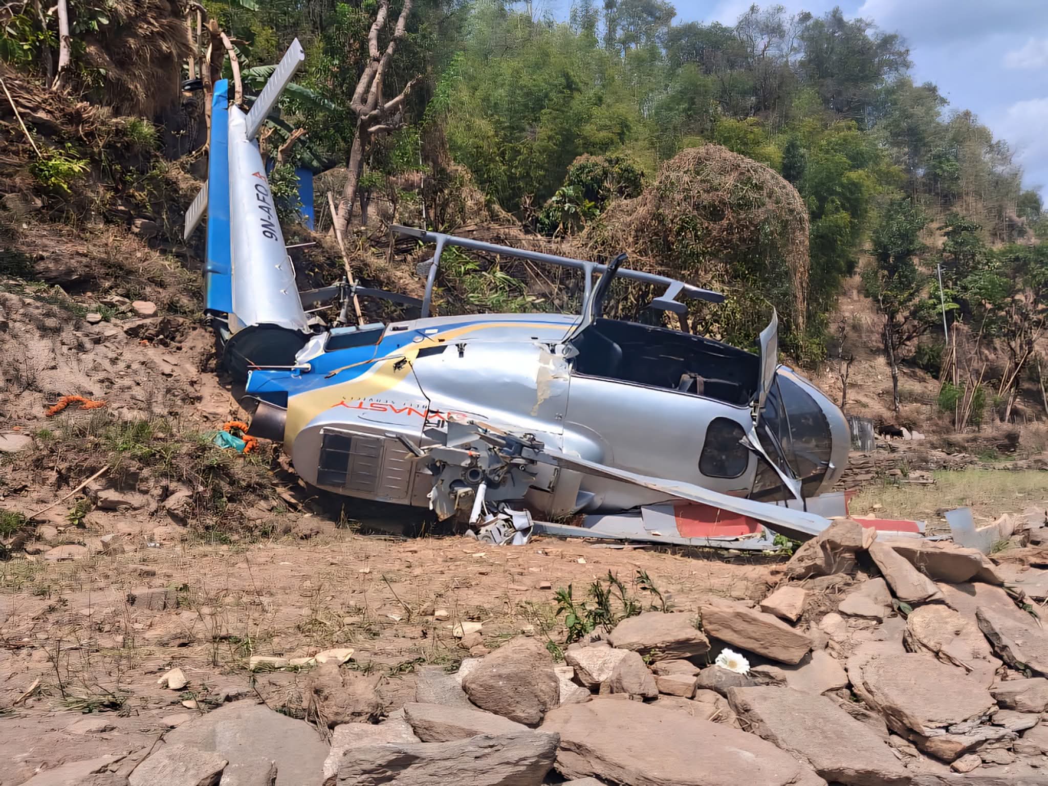 अवतरणका क्रममा एयर डाइनेष्टीको हेलिकोप्टर दुर्घटना, दुई जना घाइते